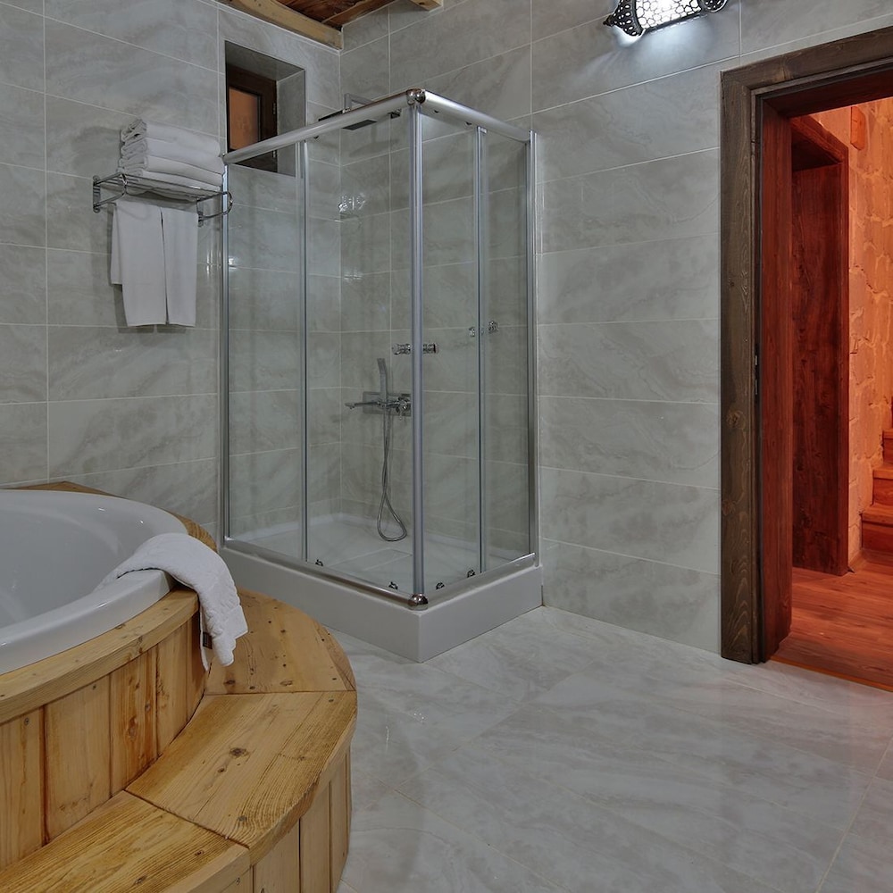 Elevres Stone House Hotel 16/67