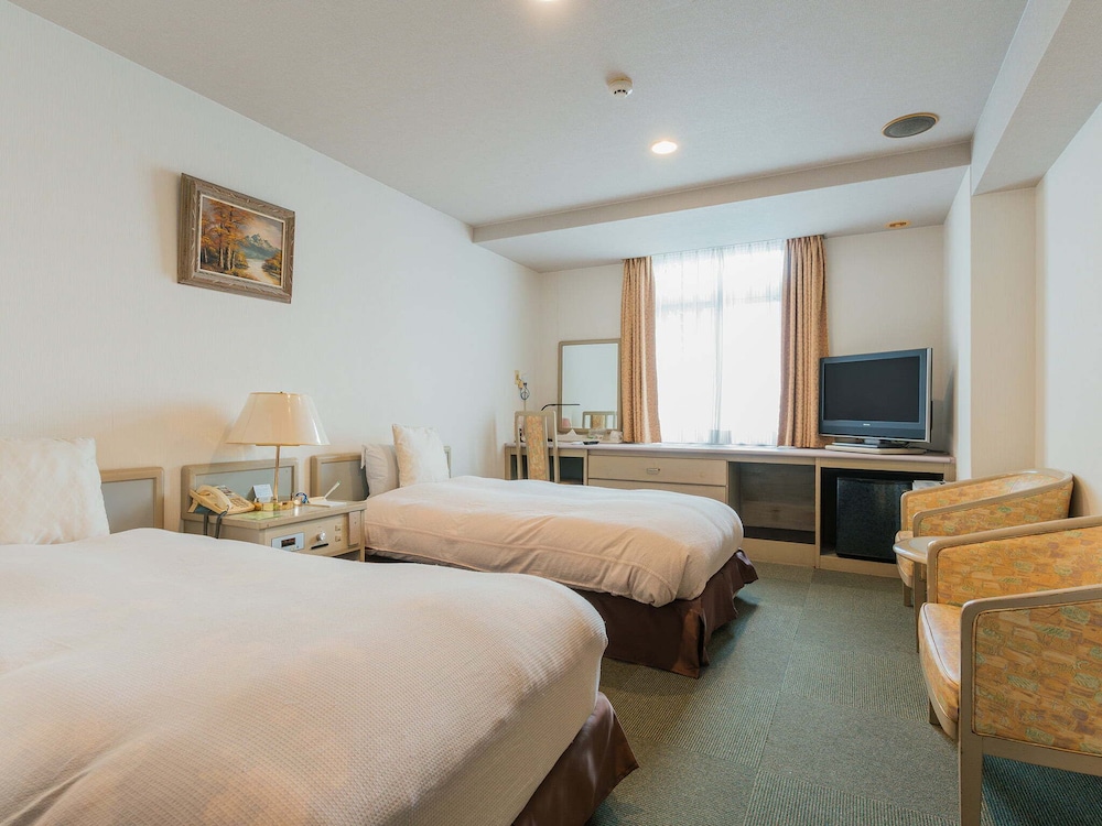 ROOM, TWIN BEDS