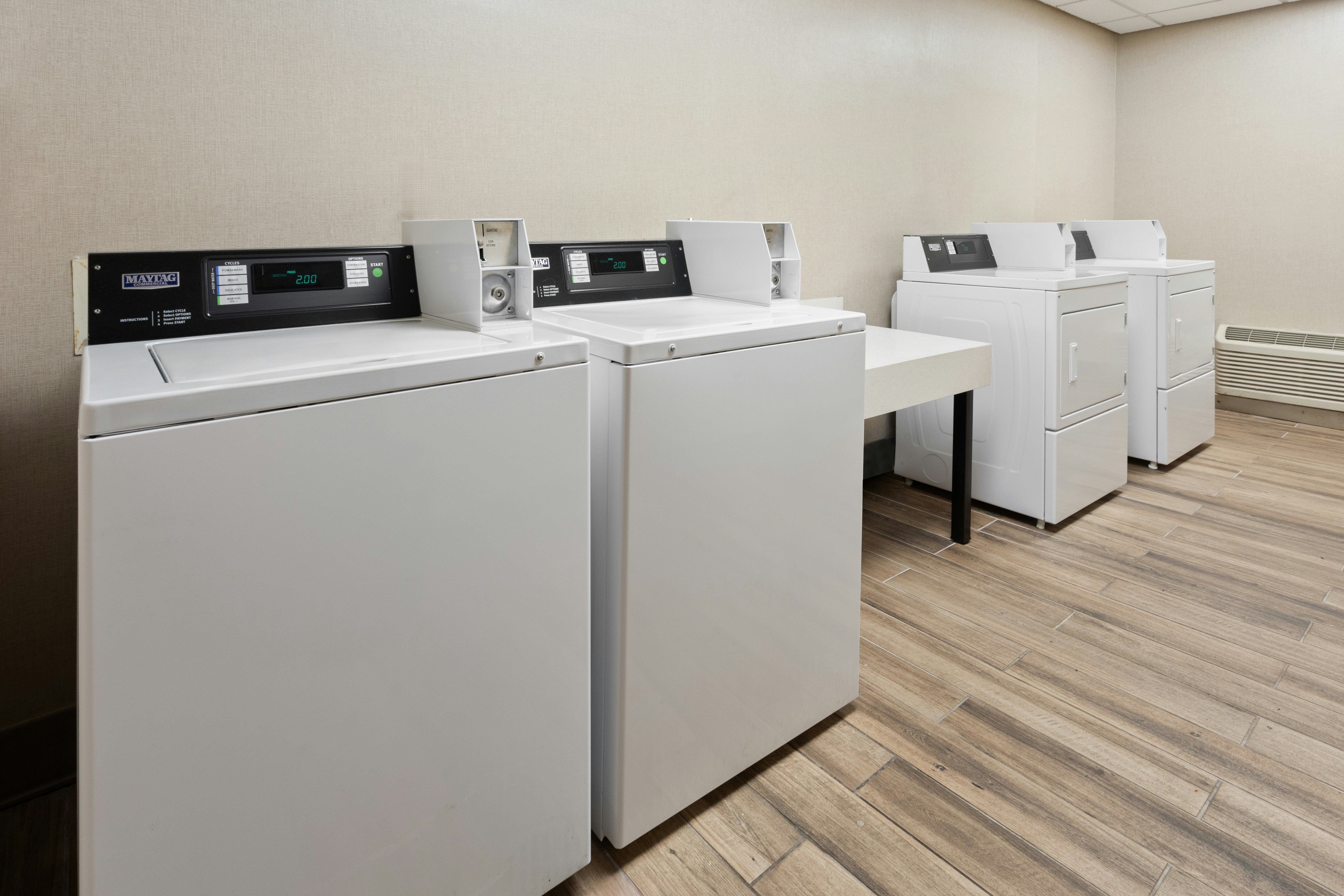 Hampton Inn Suites Scottsburg 76/82