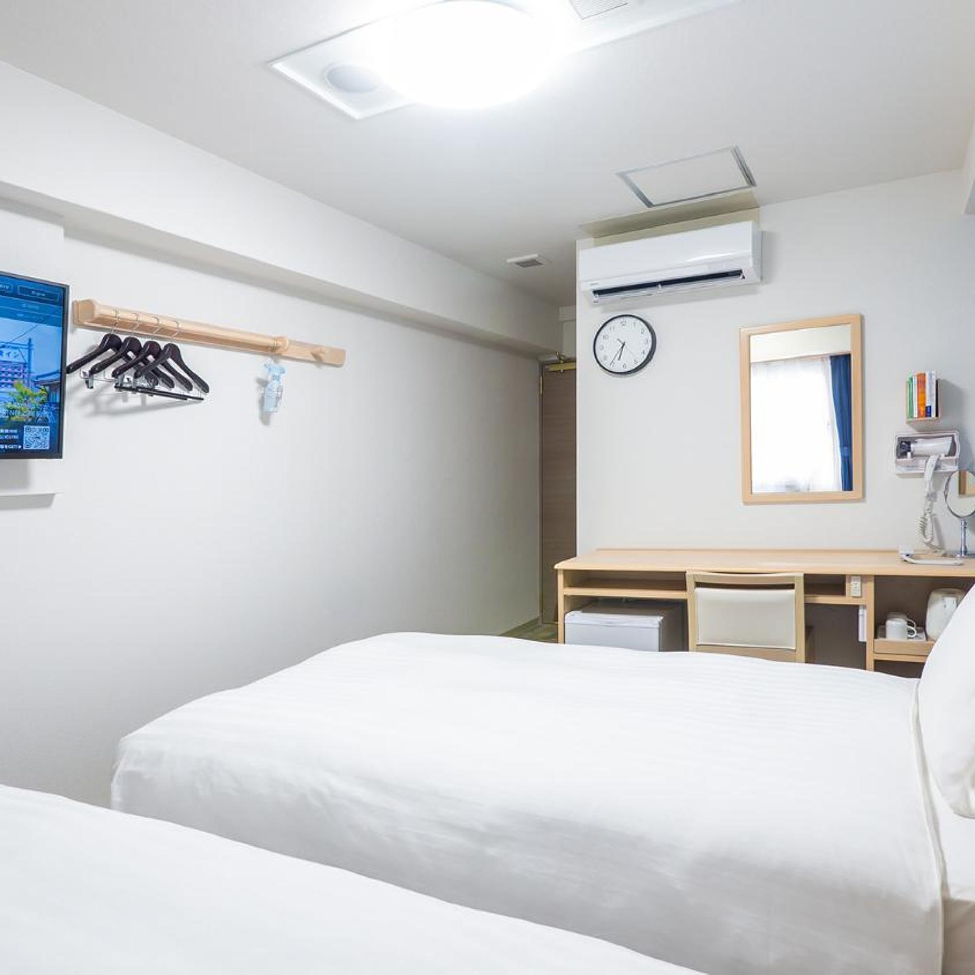 Room, Twin Beds