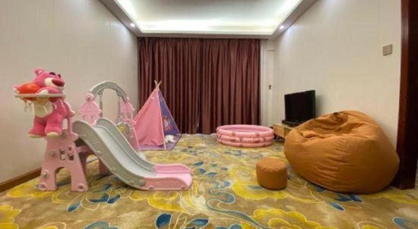DONGGUAN ORIENTAL HOTEL 49/50