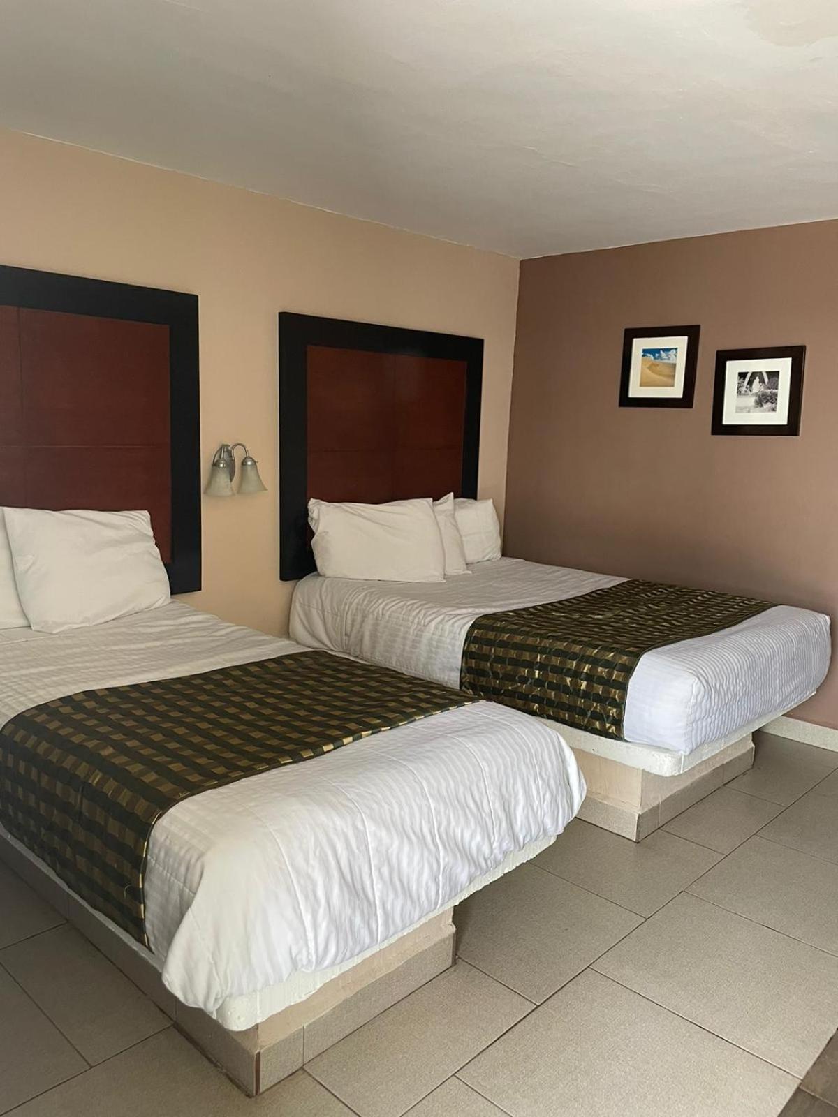 Room, Twin Beds