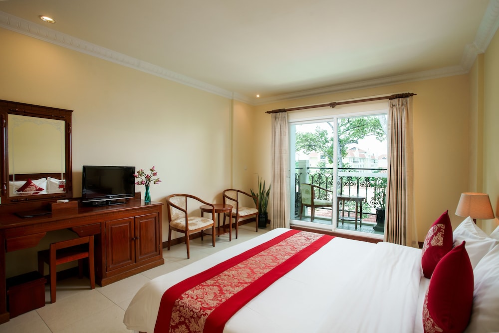 Angkor Holiday Hotel 11/58