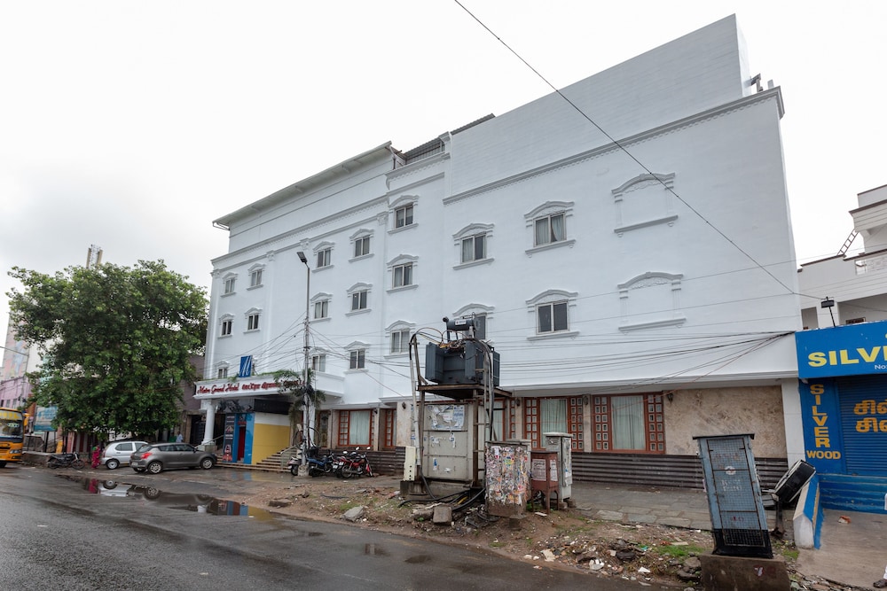 Metro Grand Hotel 4/42