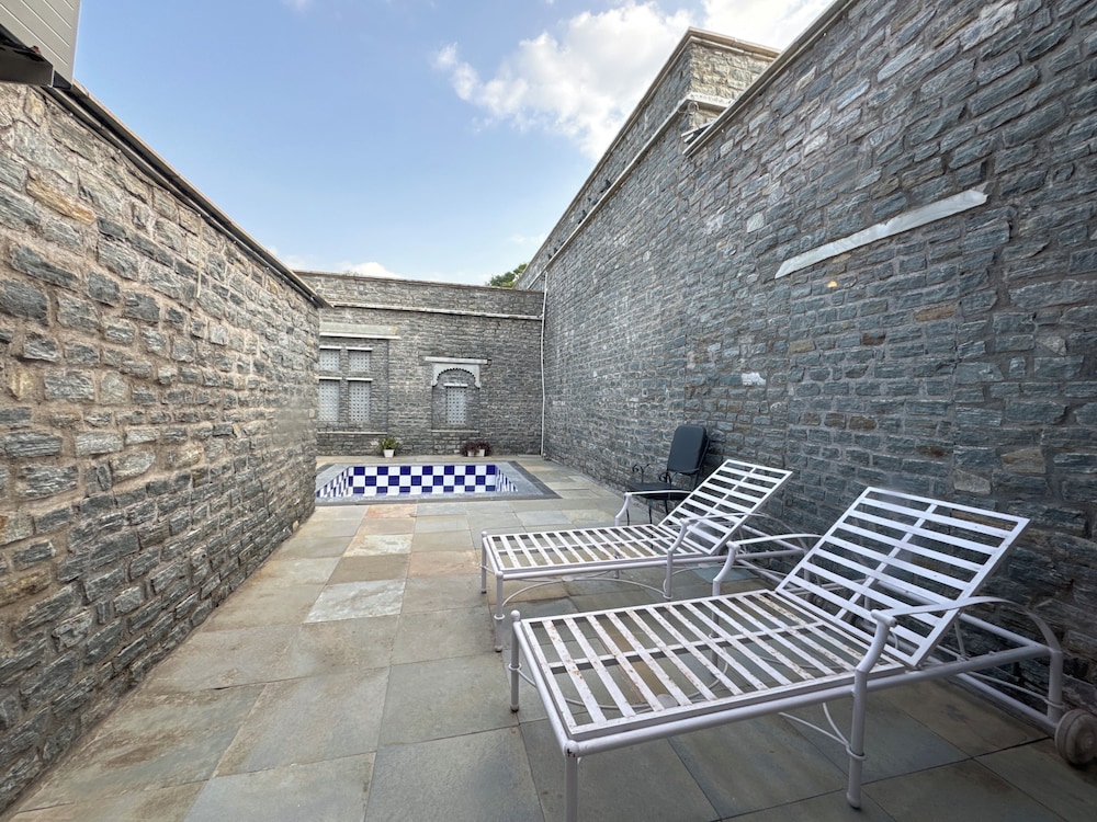 King's Abode 20/50