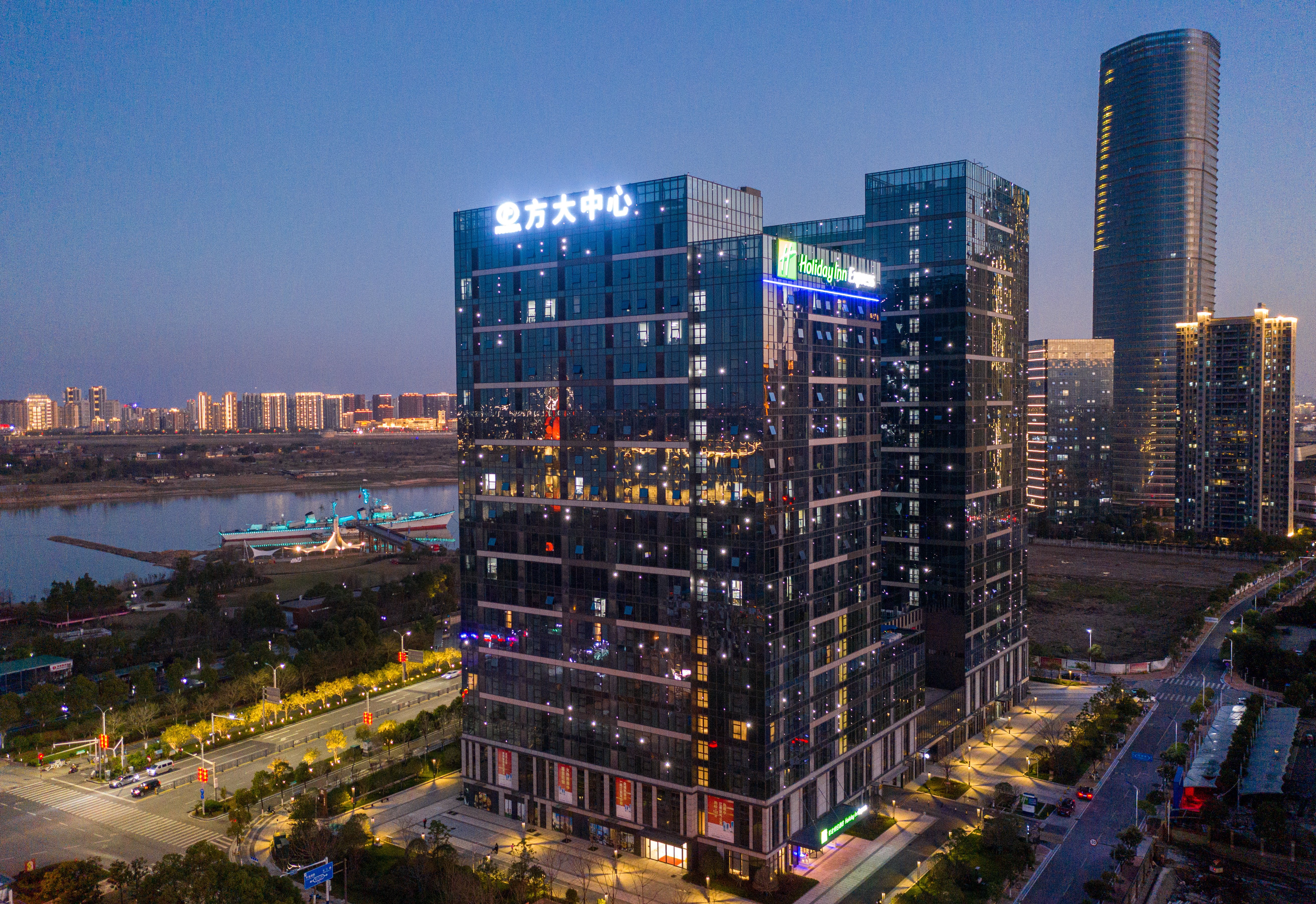 Holiday Inn Express Nanchang Riverside 1/77
