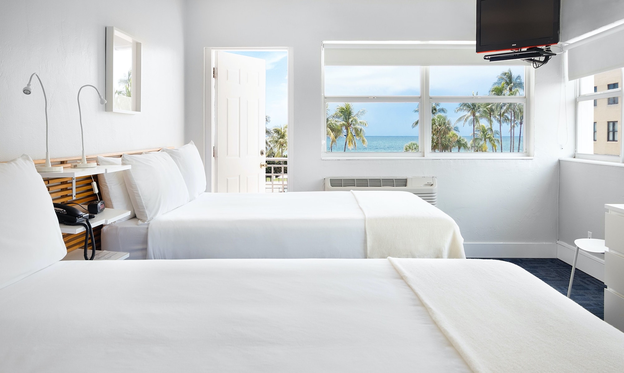 DELUXE, 2 QUEEN BEDS