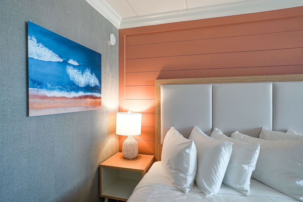 Spray Beach Oceanfront Hotel 4/27