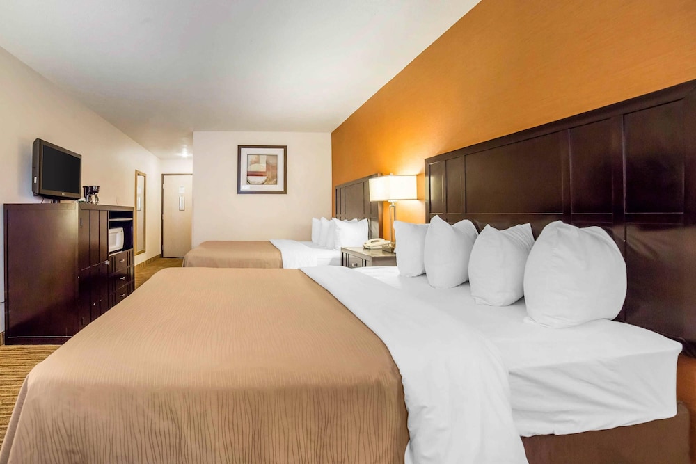 Standard, 2 Queen Beds
