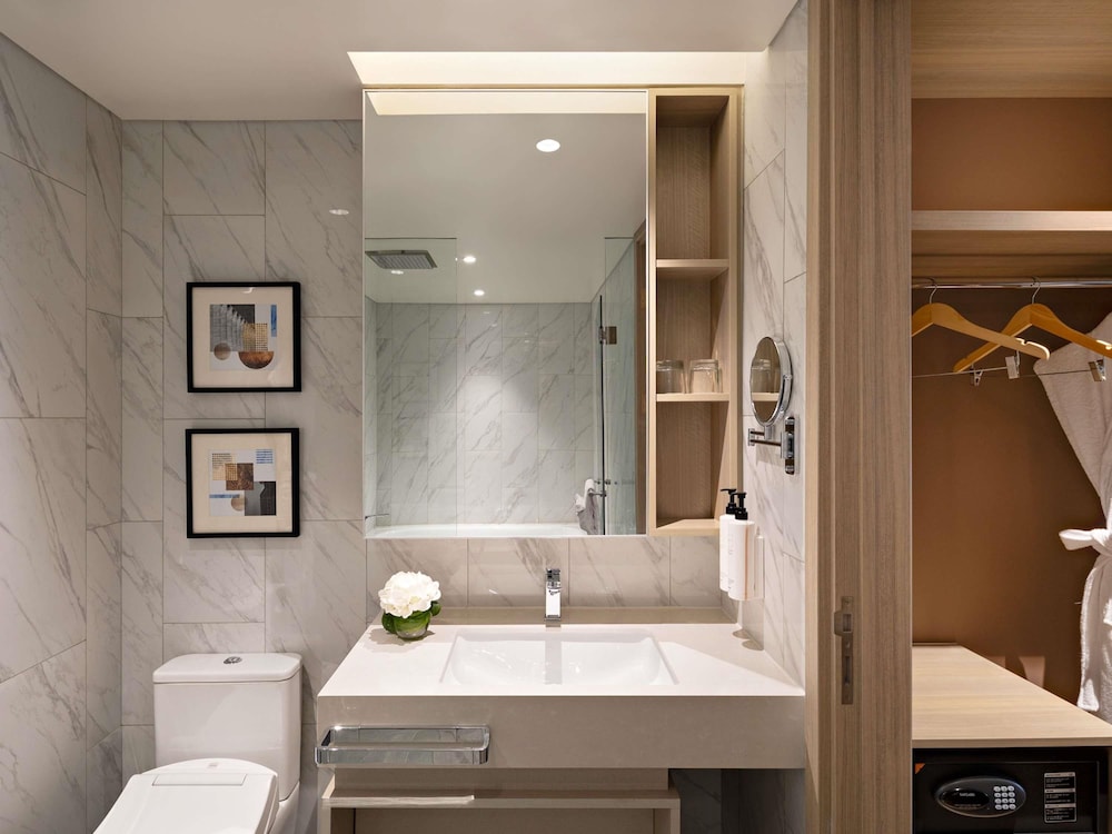3 Bedrooms, Swiss Advantage, Apartment, 3 Queen Beds، Swissotel Living Jakarta Mega Kuningan 7/8