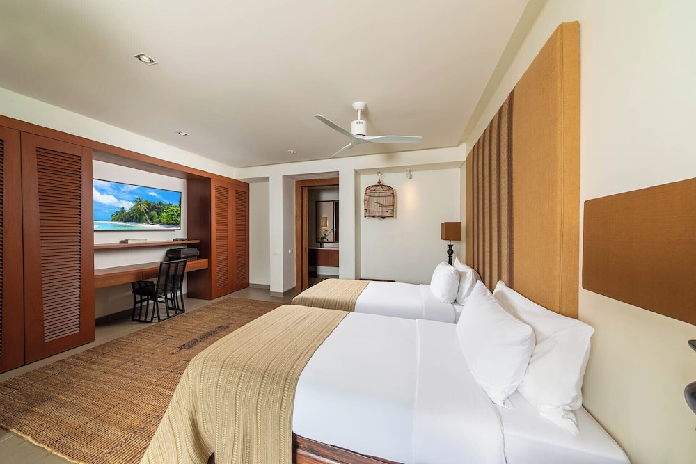 4 Bedrooms, Luxury, Villa, Twin Beds, 3 King Beds, Beach Front