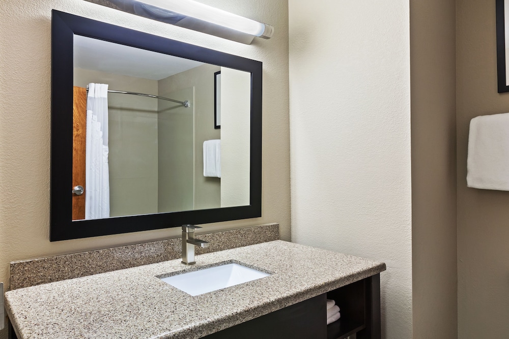 Holiday Inn Express And Suites Glenpool Tulsa South 20/52