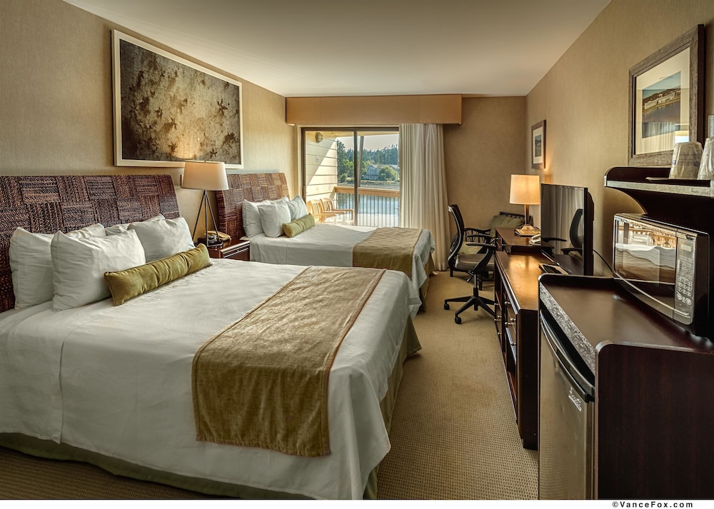 Silverdale Beach Hotel 25/50