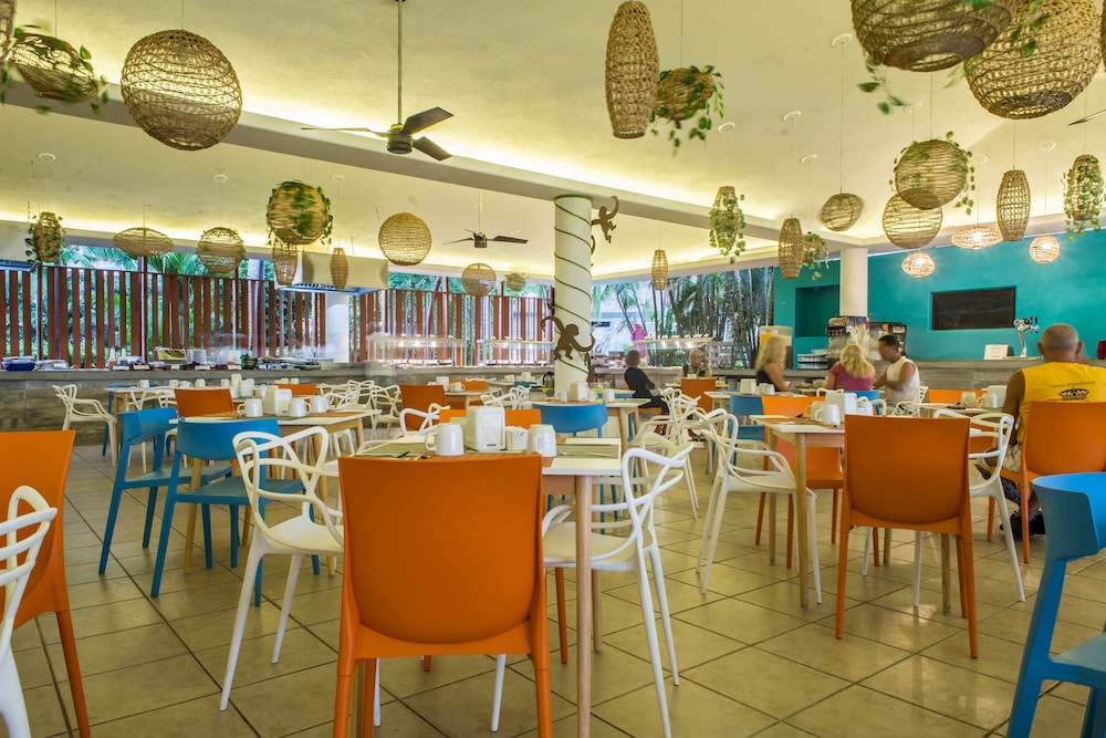 Fontan Ixtapa 32/50