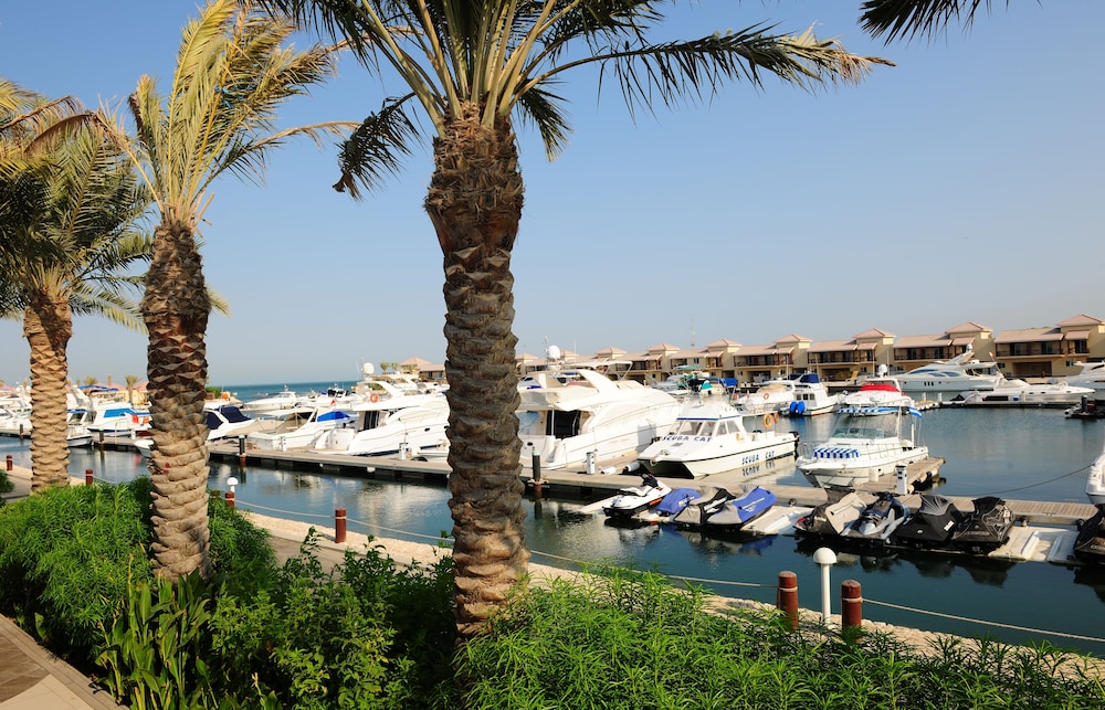 Al Bander Hotel & Resort 41/50