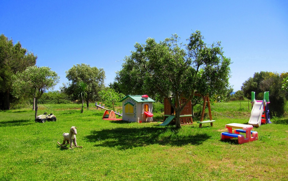 Monambeles Villas 58/76