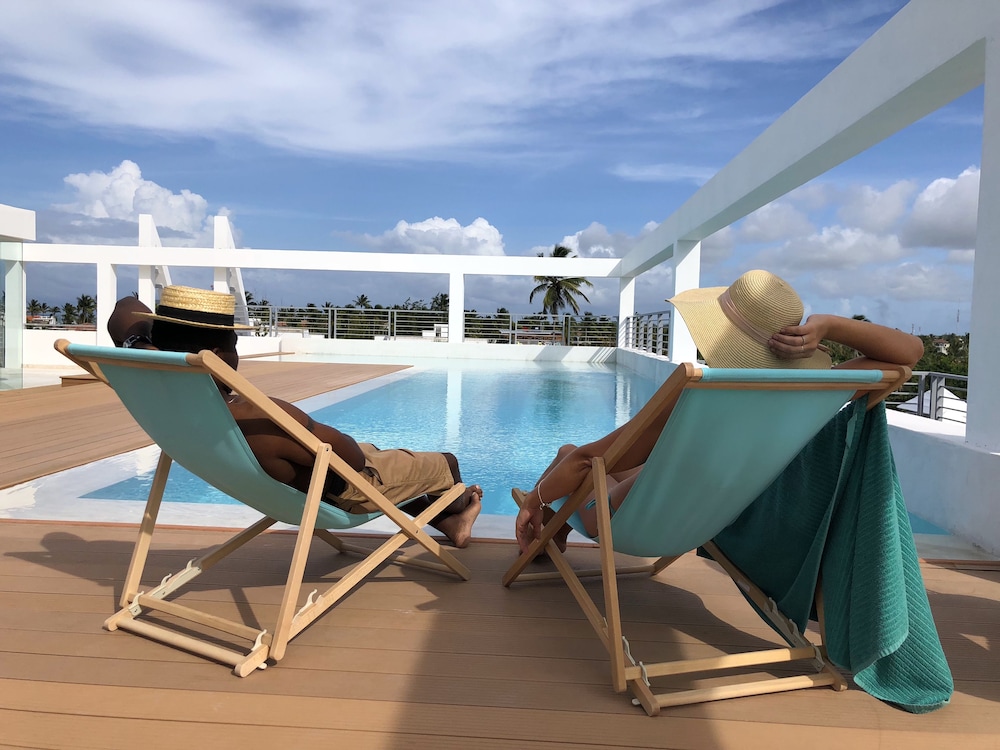Ducassi Suites Rooftop Pool Beach Spa 71/76