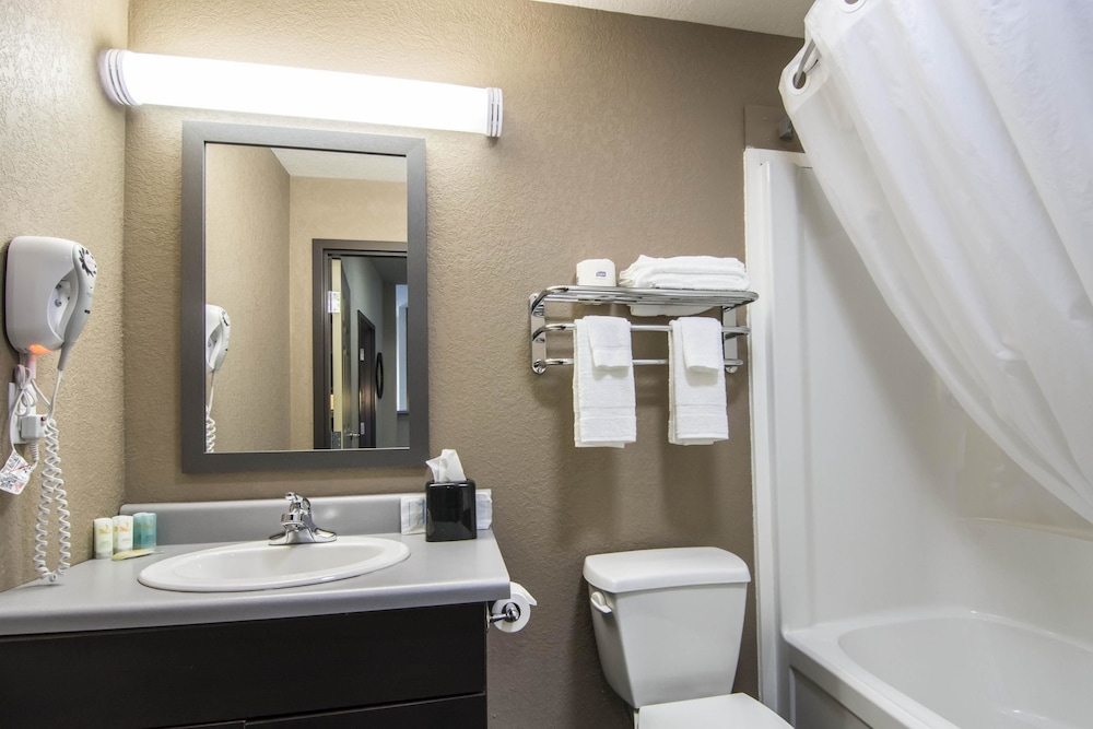 Quality Inn & Suites Thompson, MB 41/41