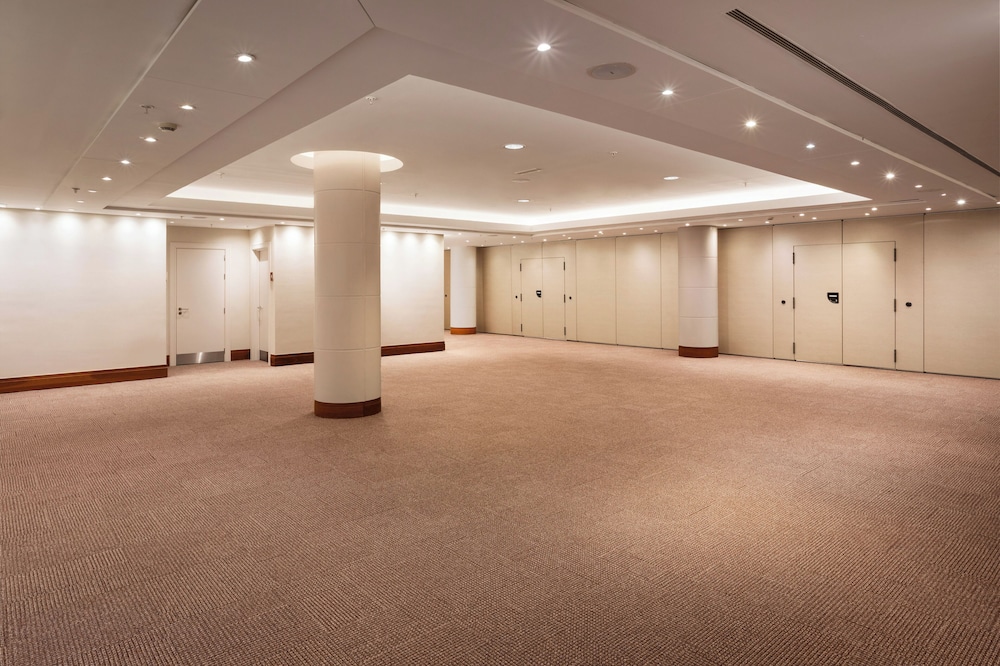 Melia Valencia Palacio de Congresos Formely Hilton Valencia 66/73