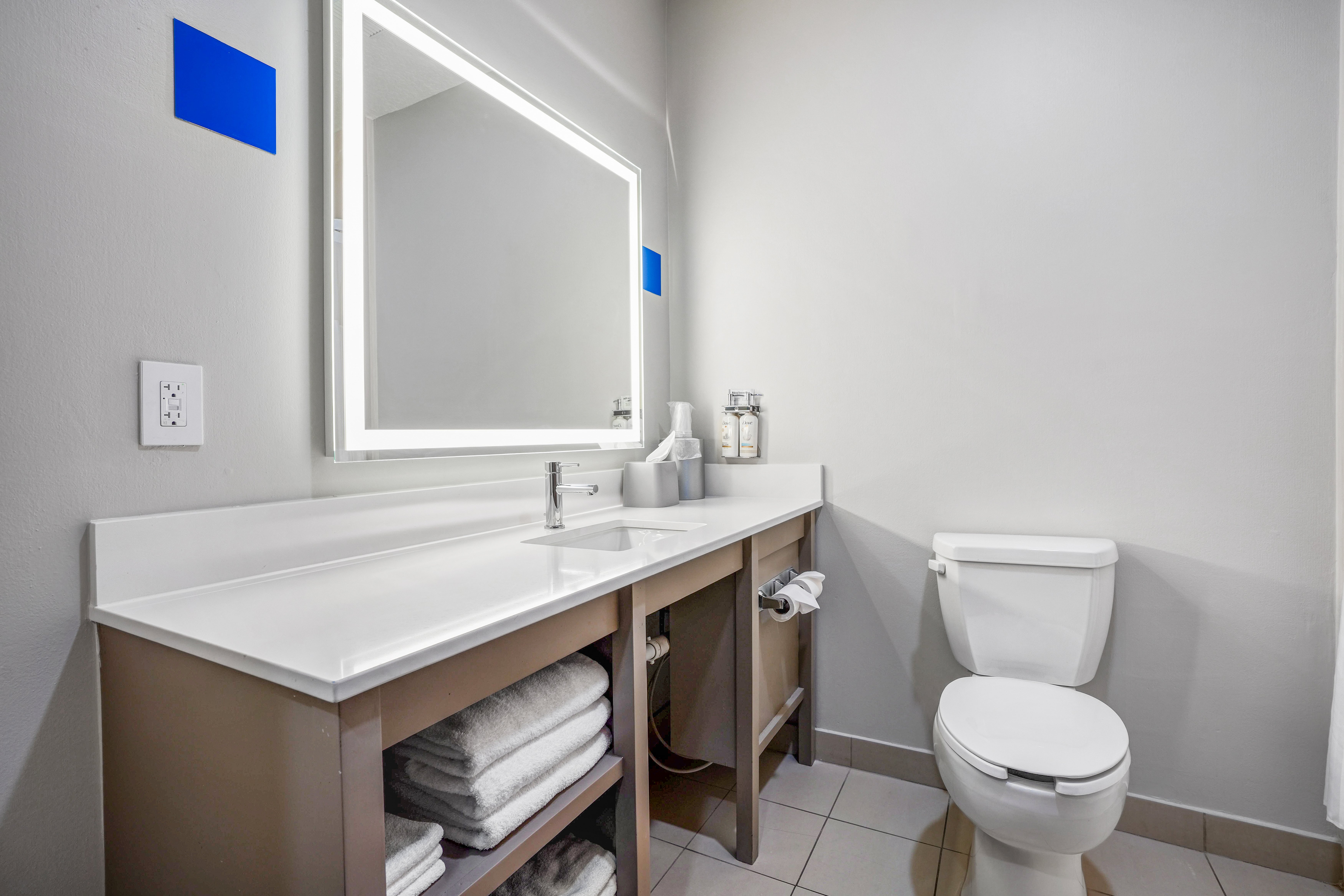 Holiday Inn Express Hotel And Suites Jacksonville Mayport Beach 64/64