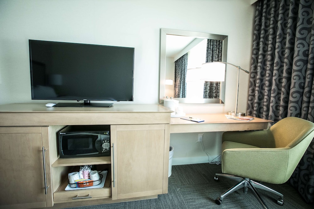 Hampton Inn & Suites Tempe/Phoenix Airport 61/68