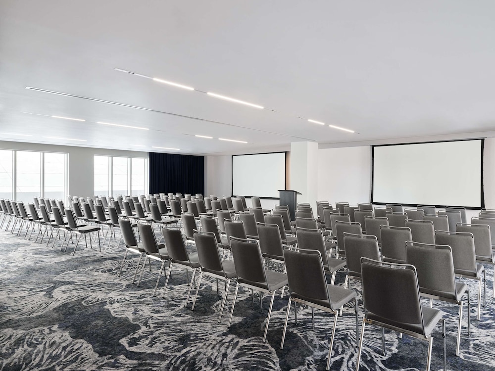 Hyatt Regency London Stratford 37/50