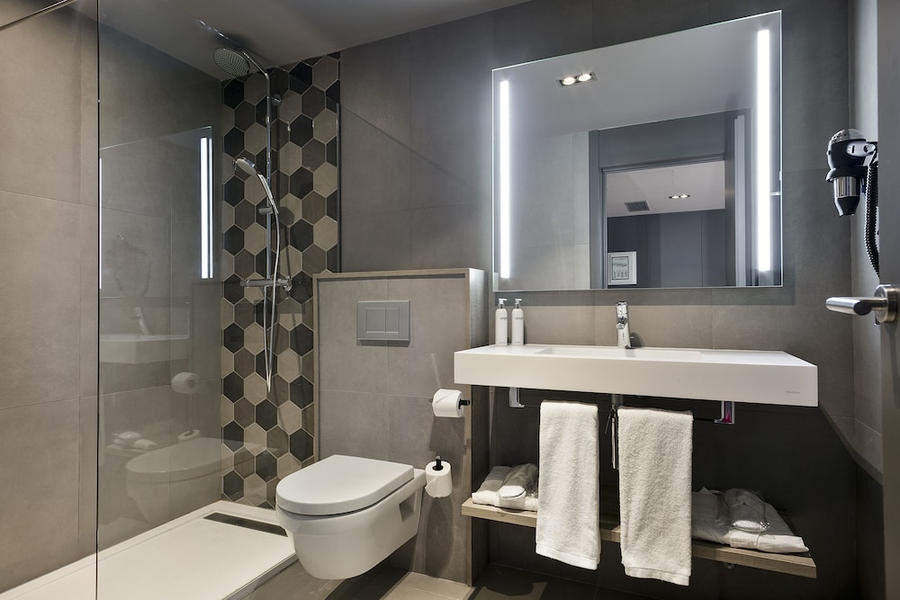 Hotel Upper Diagonal 13/45