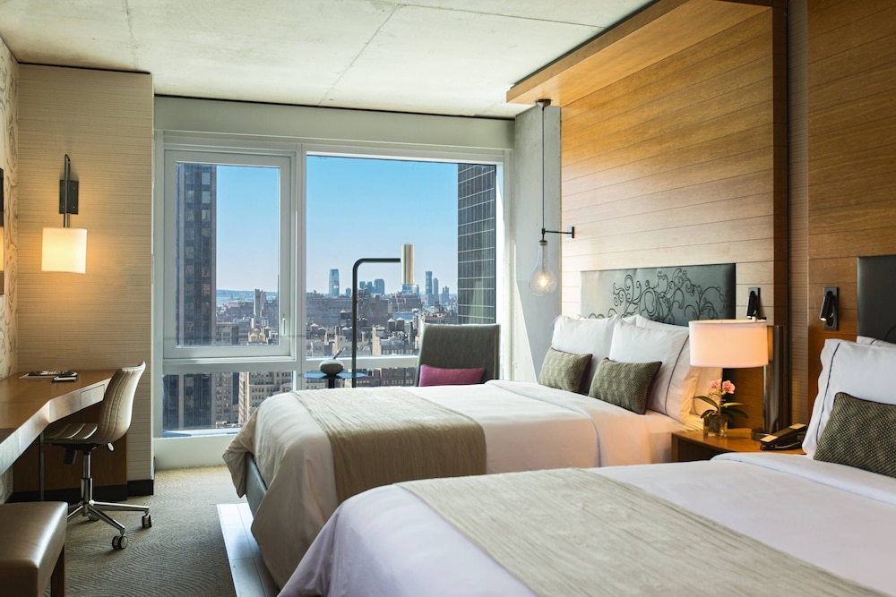 Renaissance New York Midtown Hotel 11/81