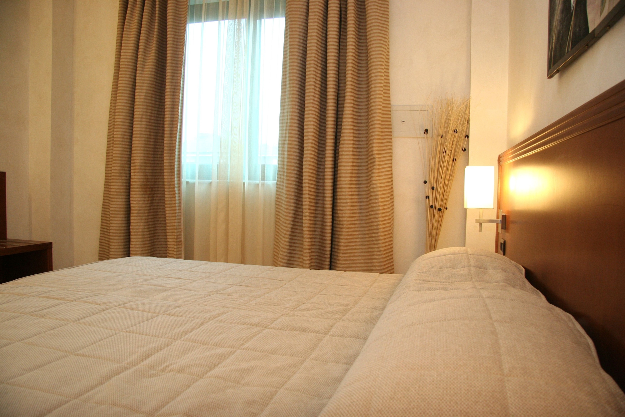 ROOM, TRIPLE