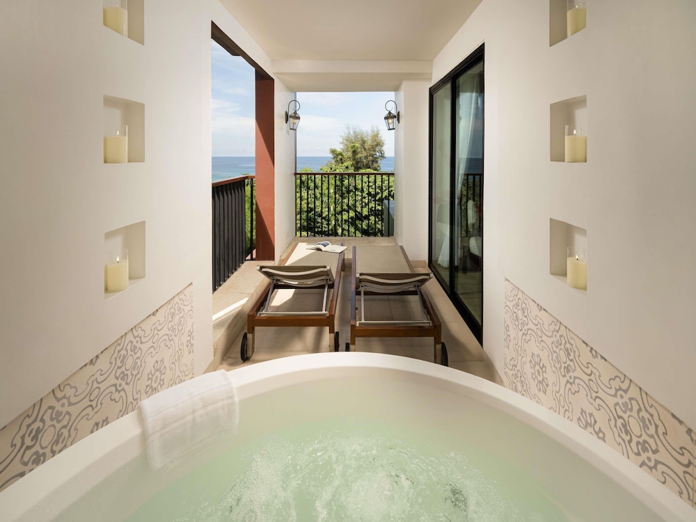 Avista Grande Phuket Karon MGallery 24/49