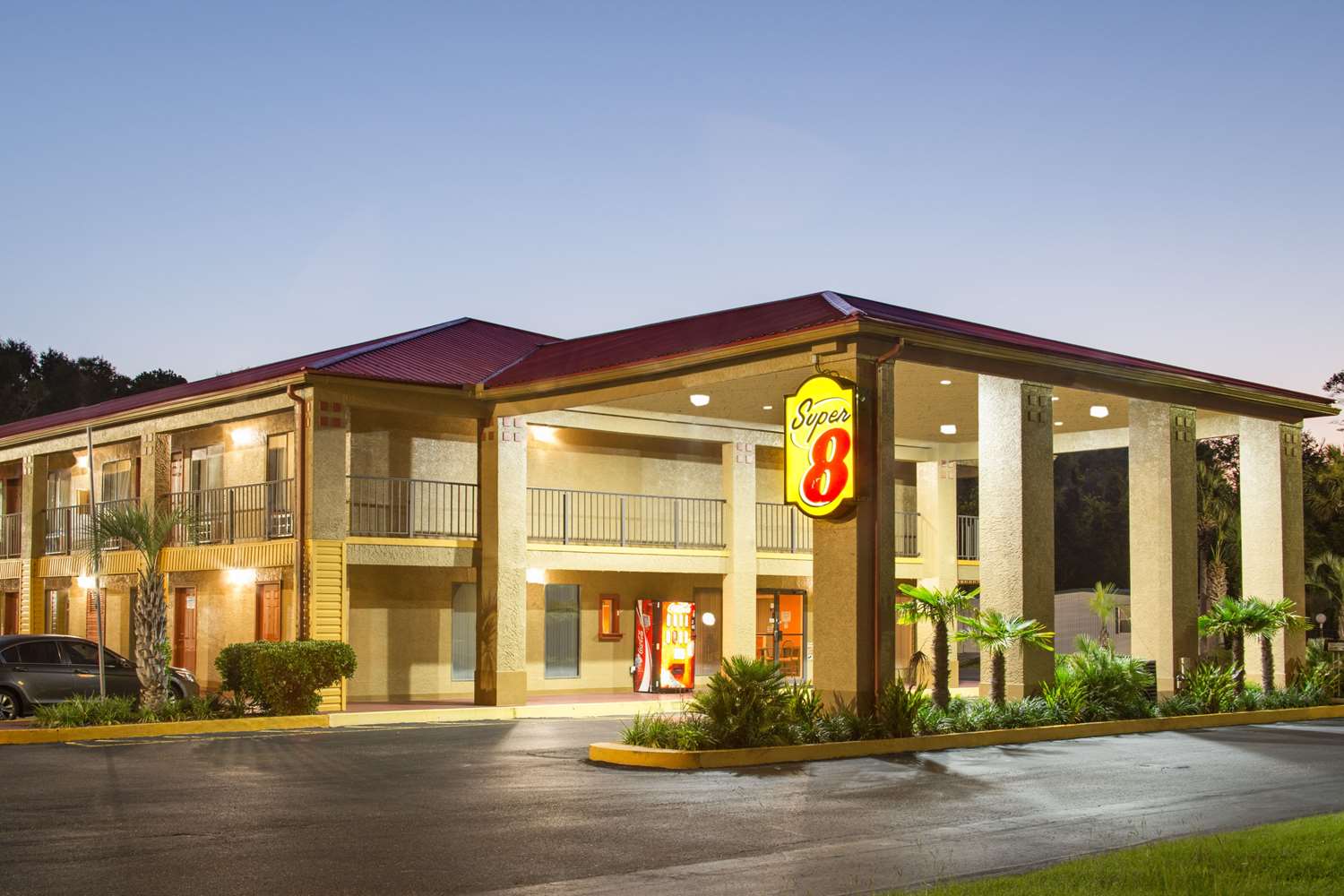 Super 8 By Wyndham Defuniak Springs 4/18