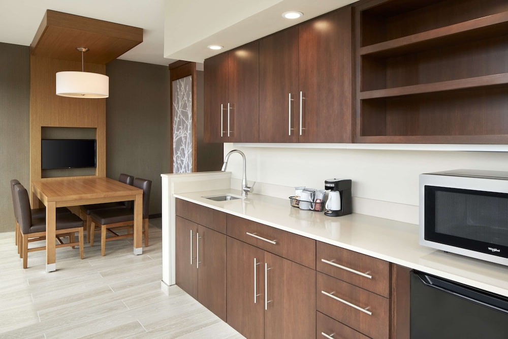 Hyatt Place Evansville / Downtown 4/25
