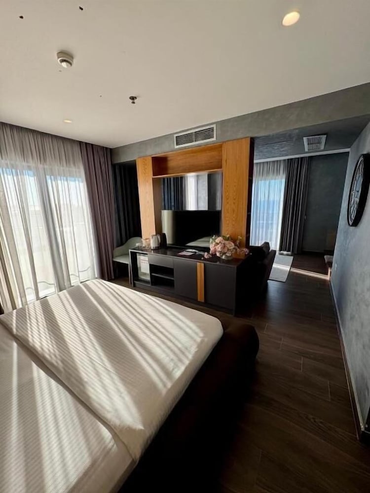 HENRY RESORT & SPA 17/62