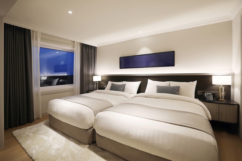 EXECUTIVE, SUITE, 2 DOUBLE BEDS