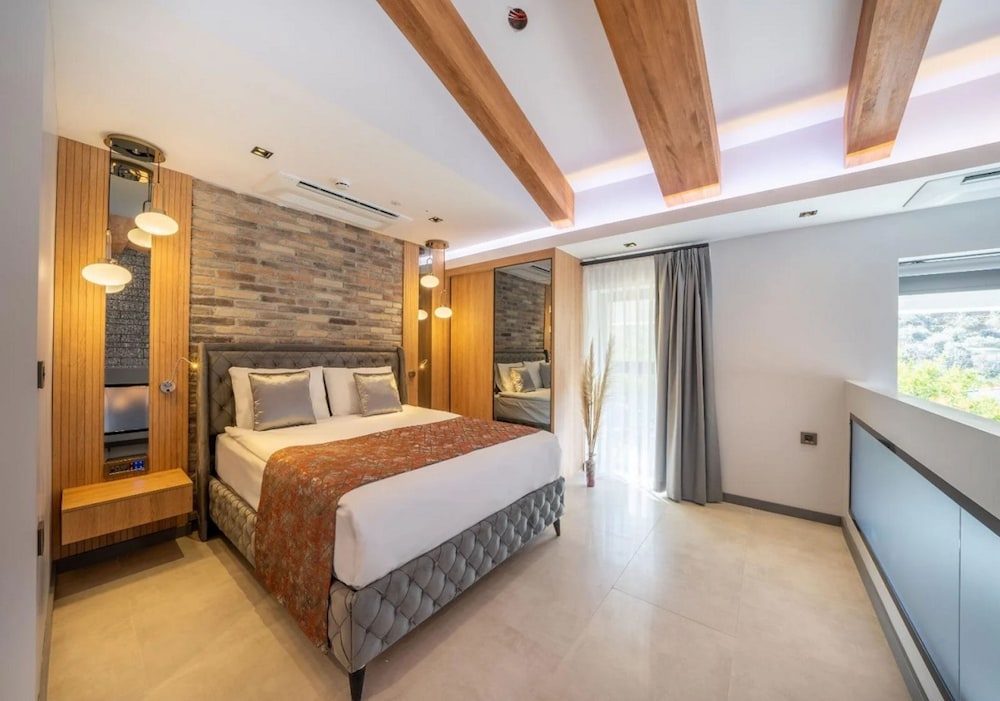Batihan Vadi Hotel 33/89