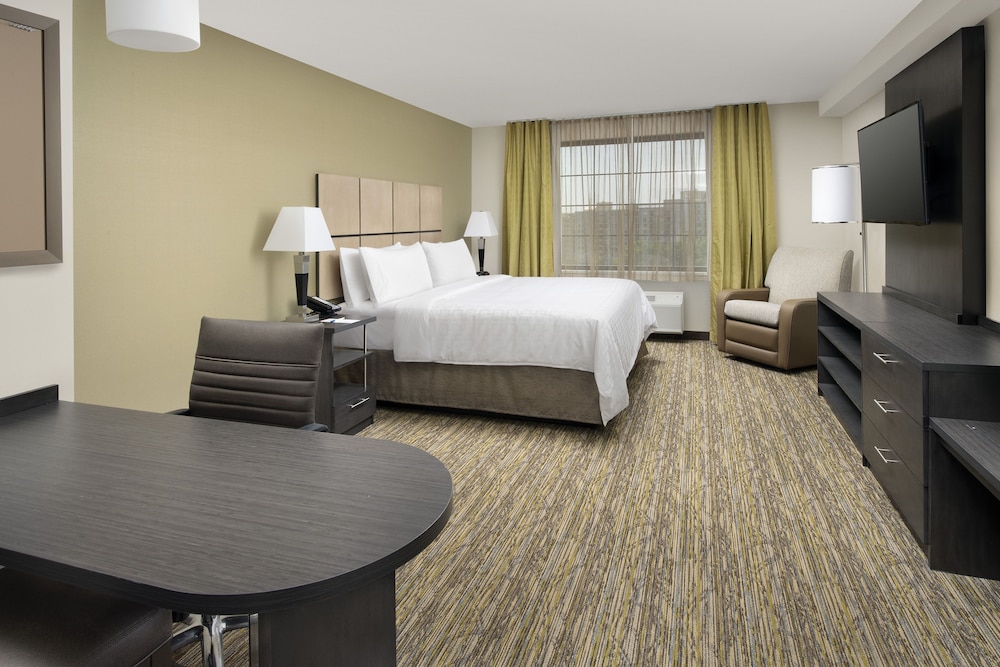 Candlewood Suites Alexandria West 8/58