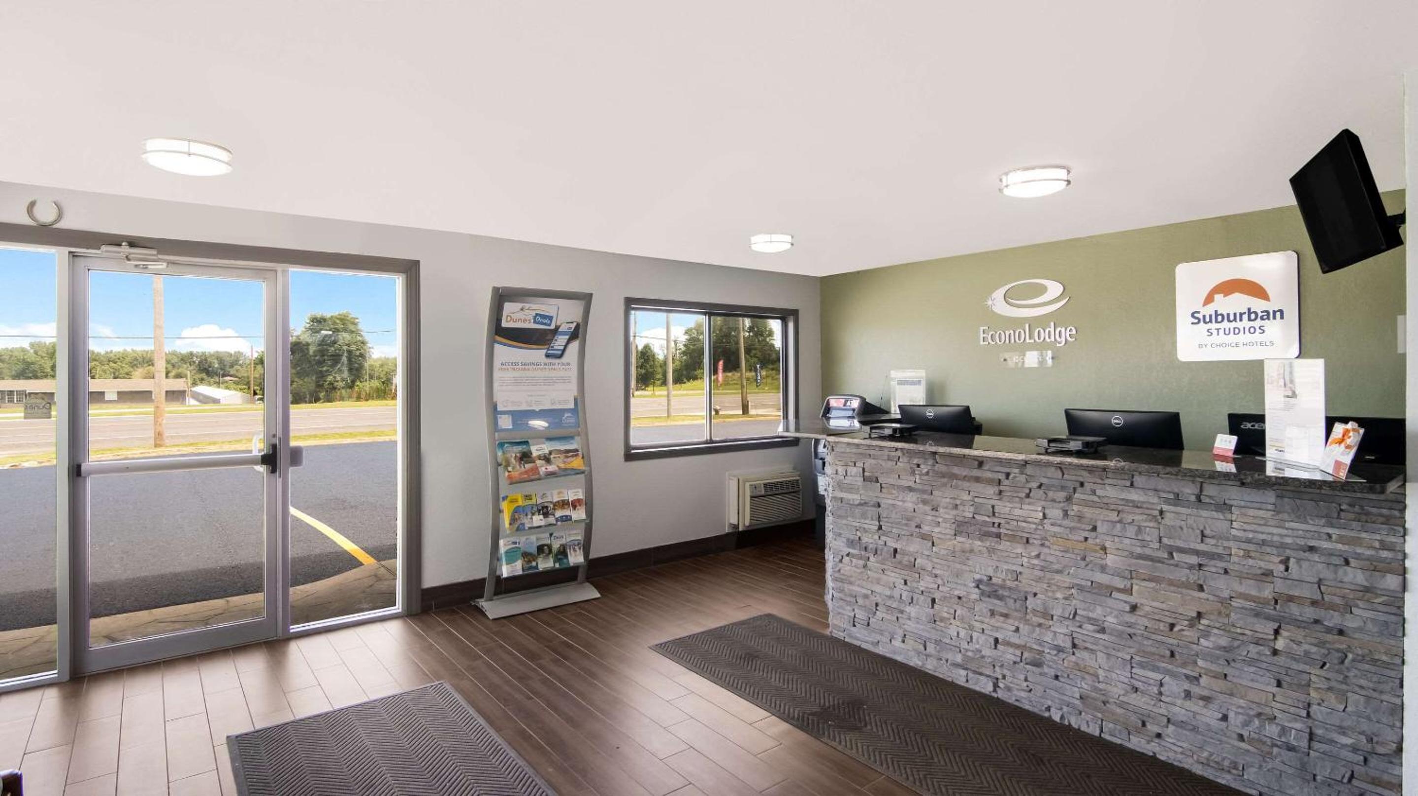 Econo Lodge Portage 5/40