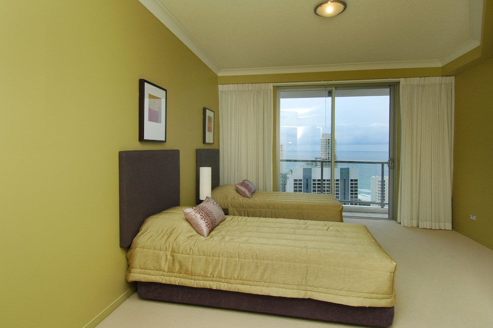 3 BEDROOMS, APARTMENT, 2 BATHROOMS