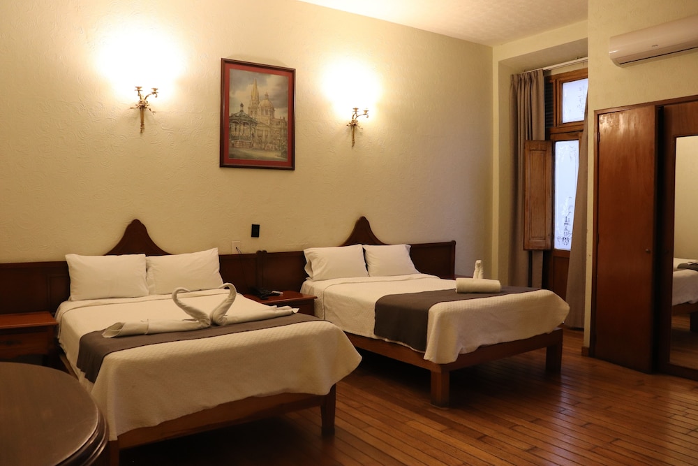 COMFORT, SUITE
