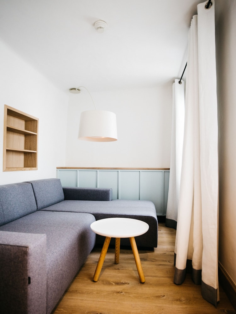 Arthotel Blaue Gans 15/76