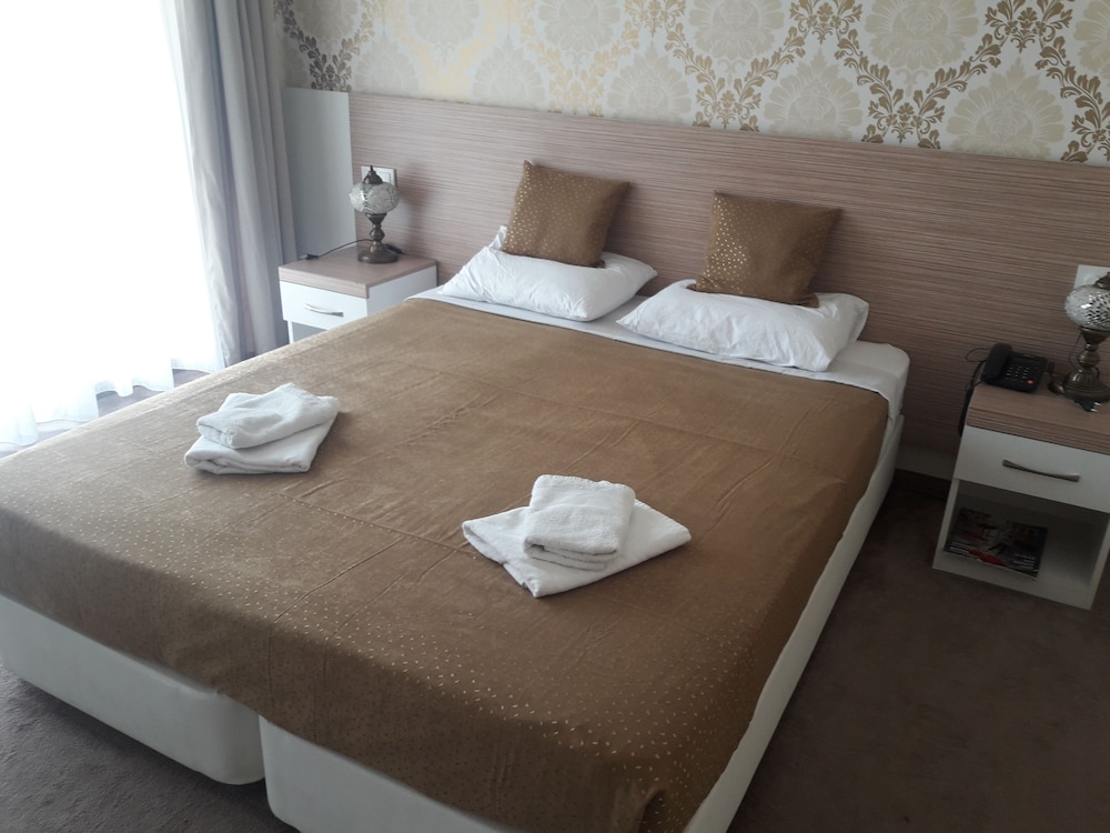 Nicea Hotel 16/60