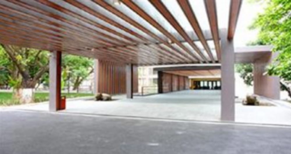 Baiyun Lakeside Hotel 46/50