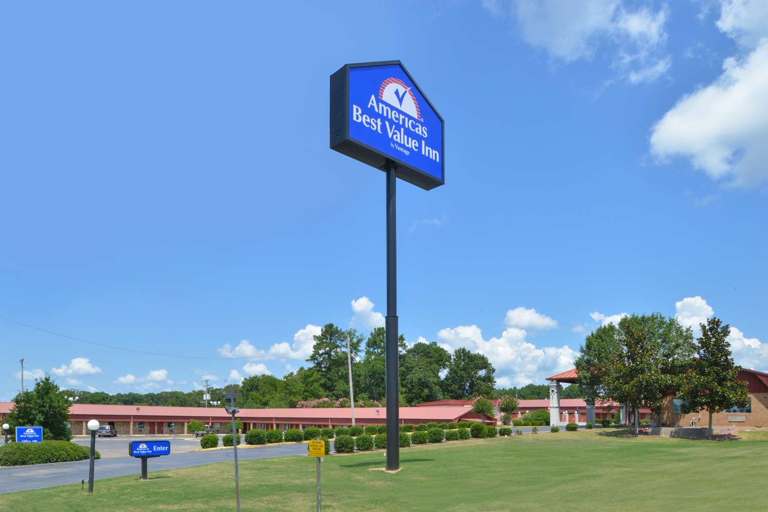 Americas Best Value Inn Batesville 31/33