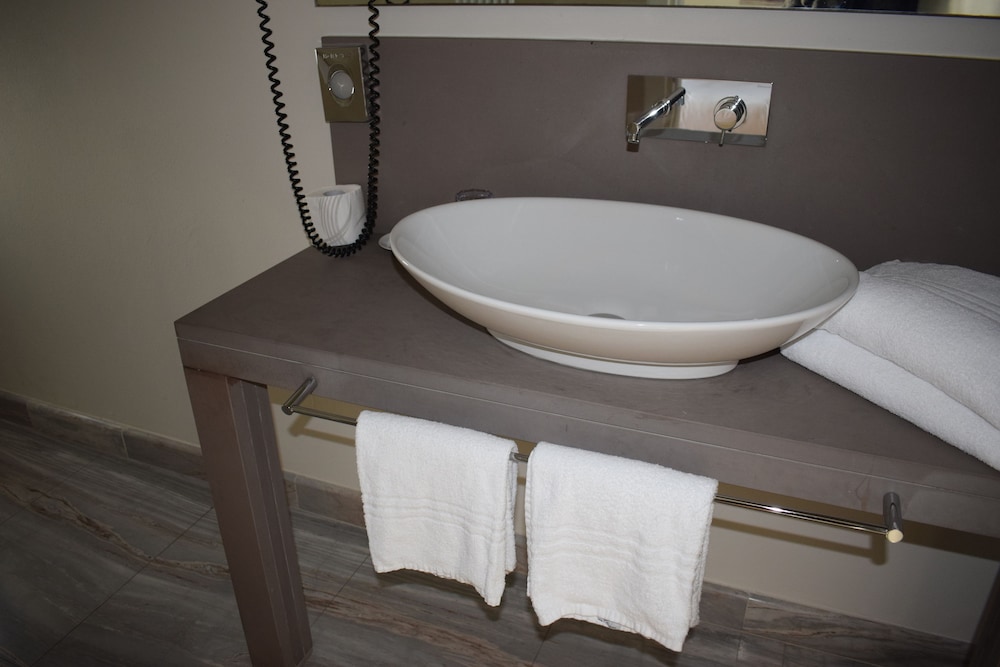 ALBERGO LA CASTELLANA 22/26