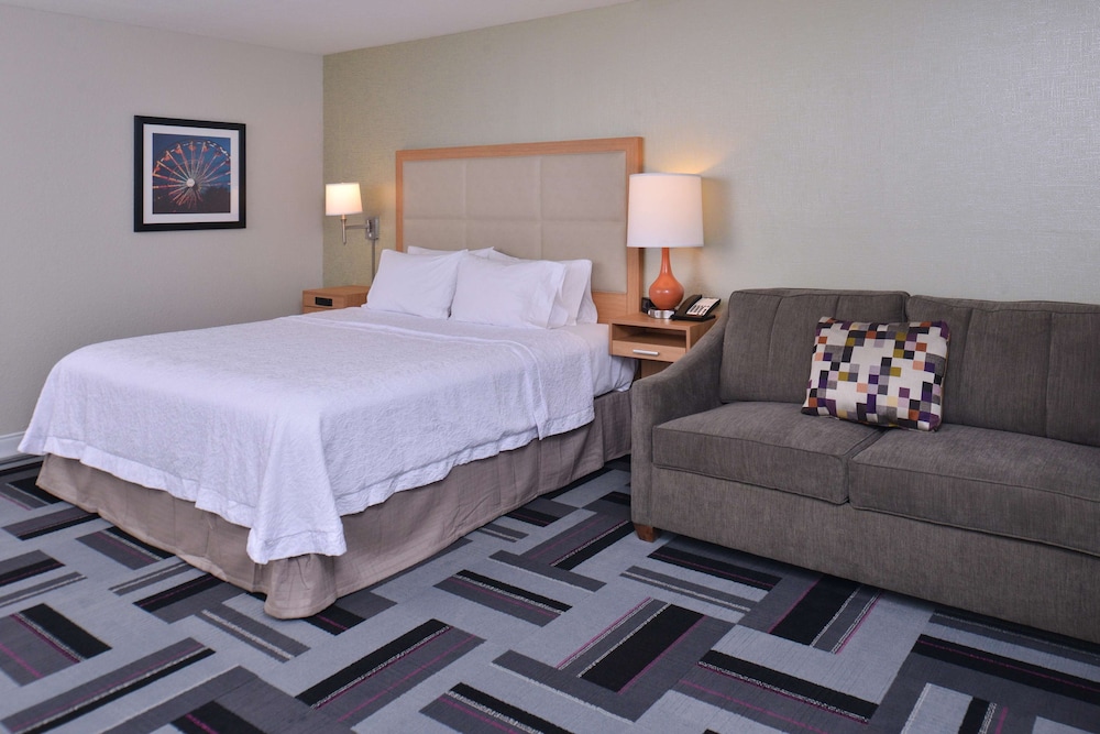 Hampton Inn And Suites Ames Ia 12/45