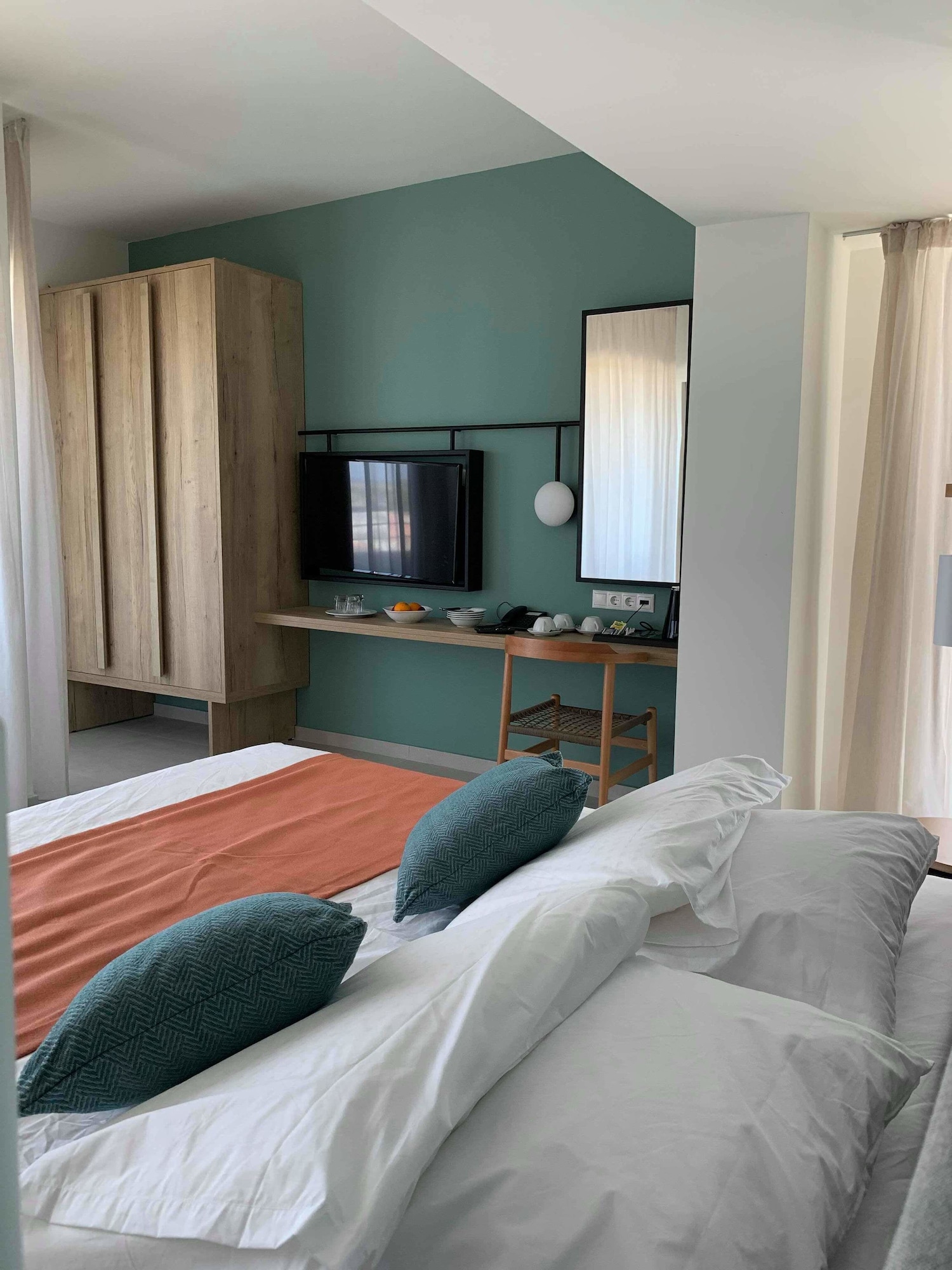2 Bedrooms, Deluxe, Suite, King and Twin Beds, Mazoren Art Hotel 6/10