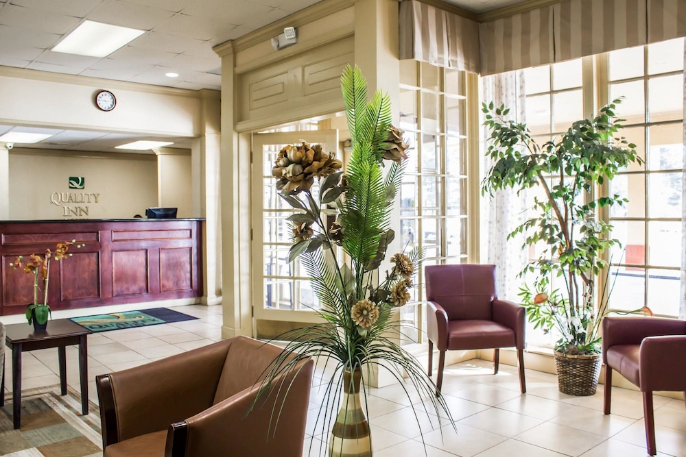 Hotel Dunn, NC 6/36