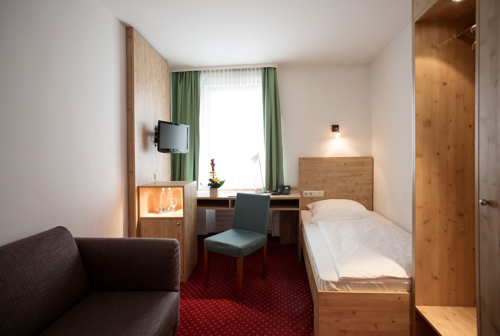 Steichele, Hotel Restaurant Weinstube 15/39