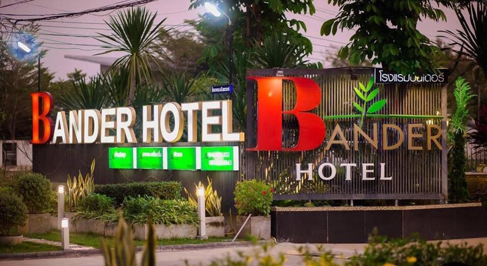 BANDER HOTEL 3/50