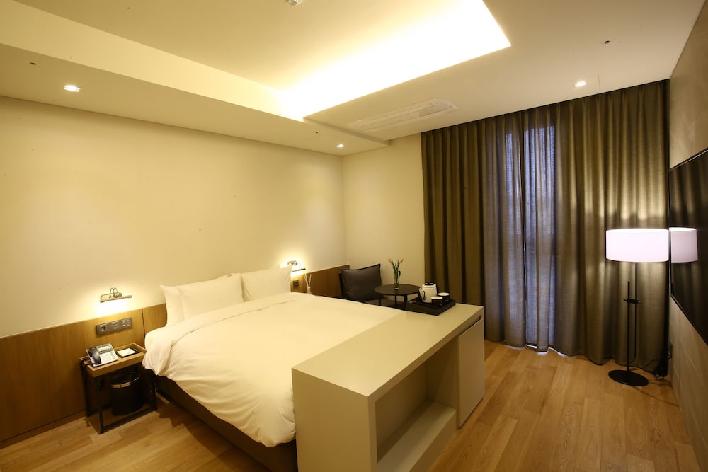 Hotel East9 20/69